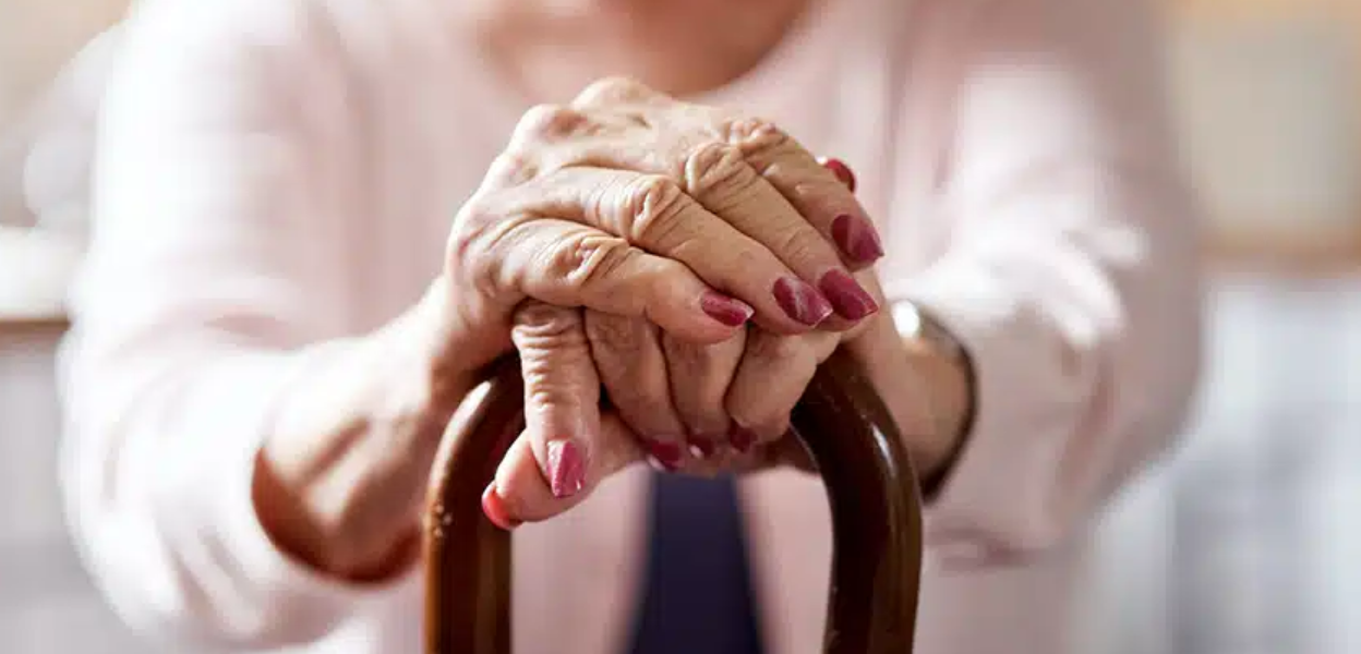 effects-of-aging-on-bones