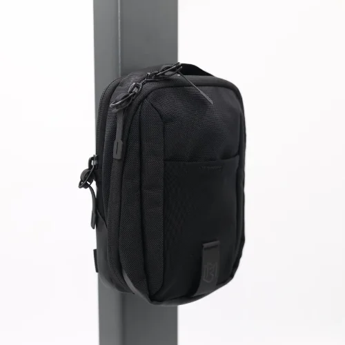 magnetic crossbody bag